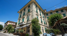 40230 din za pet noćenja sa polupansionom za dve osobe u standardnoj dvokrevetnoj sobi u Golf hotelu CORALLO 3* u Montekatiniju u Italiji!