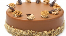 790 din za 1kg torte po izboru: čokoladna, kinder ili voćna u poslastičarnici Nonna Delicatezza!