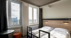 9450 din za noćenje sa doručkom za dvoje odraslih u standardnoj 1/2 sobi + dvoje dece u hotelu A&O Warsaw Wola u Varšavi!