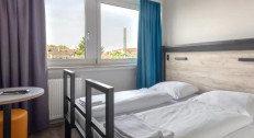 9450 din za noćenje sa doručkom za dvoje odraslih u standardnoj 1/2 sobi + dvoje dece u hotelu A&O Frankfurt Galluswarte!