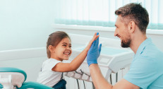 2000 din za privikavanje dece na stomatološku intervenciju-uklanjanje naslaga ,fluorisanje zuba u stomatološkoj ordinaciji Lukac Dental!