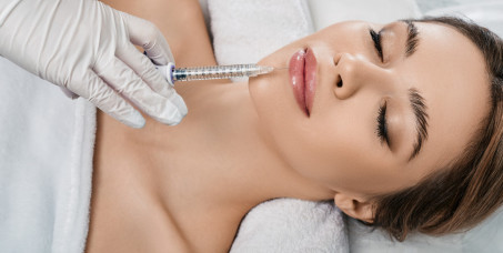 9000 din za 1/2 kubika &scaron;vajcarskog hijalurona NEAUVIA za usne, nazolabijalne regije, jagodice-So Trajić!Tretman radi doktorka!