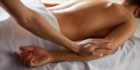 690 din za terapeutsku masažu leđa + ultrazvučno razbijanje bolnih tačaka (30min)  u SL lady 9!