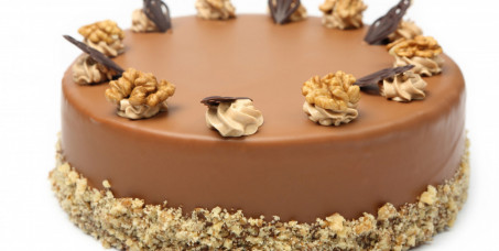 1200 din za 1kg torte po izboru: čokoladna, kinder ili voćna u poslastičarnici Nonna Delicatezza!