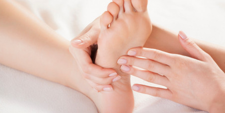 1000 din za relax masažu stopala-30 min u kozmetičkom salonu "Mi Amor By Luka"!