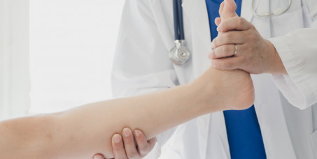3900 din za pregled ortopeda i ultrazvuk po izboru (ramena, kolena, skočnog zgloba)-Gracia Medika!