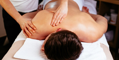 2000 din za terapeutsku masažu leđa i nogu (60 min) u salonu N&L u Žarkovu!