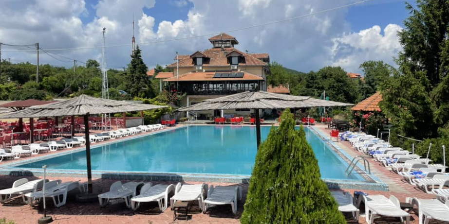 8500 din za dva noćenja za dvoje uz celodnevno uživanje na četiri bazena + flaša vina u motelu TENESI na Kosmaju! Odmorite se i uživajte u lepom ambijentu i predivnoj prirodi!