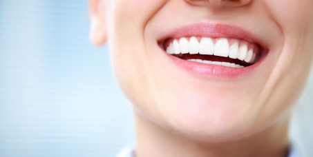 1800 din za skidanje kamenca, poliranje i peskiranje + gratis kiretaža džepova i stomatološki pregled u ordinaciji "Medis Dental"!