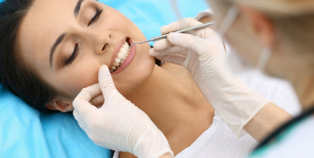 3800 din za plombu, skidanje kamenca i poliranje + gratis peskiranje, kiretaža džepova i stomatološki pregled u ordinaciji "Medis Dental"!