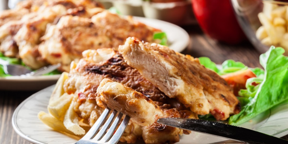 1340 din za dve porcije pilećih medaljona punjenih šunkom i kačkavaljem+dve supe+dva deserta(čokoladni kolač/ tulumbe) u restoranu Konoba Akustik II Jahorina- Voždovac!