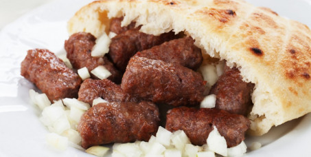 1240 din za dve porcije gurmanskih ćevapa na kajmaku(20 kom)+dve domaće supe+dva deserta(čokoladni kolač/tulumbe/pita sa jabukama)-Konoba Akustik II Jahorina-nova lokacija Voždovac!