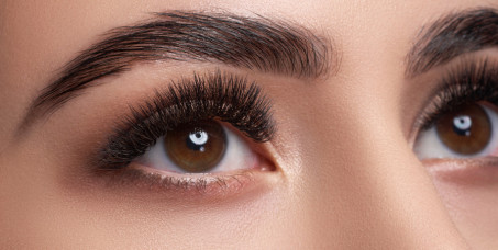 2800 din za paket (lash lift i brow lift) u salonu lepote NICE kod Beogradske Arene!