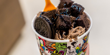 200 din Roll sladoled oreo, kinder, KitKat, ili nutella i plazma u Dos Churros!