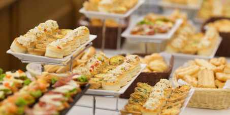 1300 din za 1kg slanog mixa: rolati,korpice sa pršutom,kiflice,ekleri,profiterole i pitice u Nonna Delicatezza!