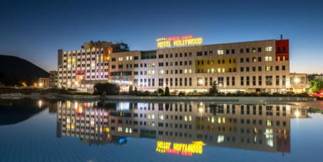 1490 din za vaučer za popust na dva noćenja sa doručkom za 2 osobe + korišćenje spa & wellnessa u hotelu HOLLYWOOD 4* u Sarajevu za 114€ !