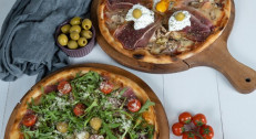 1375 din za dve PIZZE:Margarita,Vegeteriana,Capriciossa,Quattro Formaggi,Quattro Stagione,Pepperoni,Pančeta,Srpska,Parma,Viva,Cezar,Pistaći,Goveđa na splavu VIVA LA VIVA na Dorćolu!