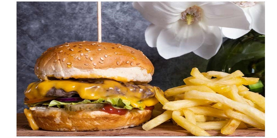1395 din za dva BURGERA - Cheeseburger, Double Burger, Spicy Burger, Vege Burger na splavu VIVA-SC 25 MAJ na Dorćolu!