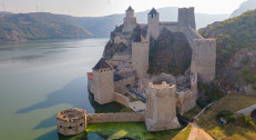1950 din za izlet Manastir Tumane - Golubačka tvrđava - Srebrno jezero!