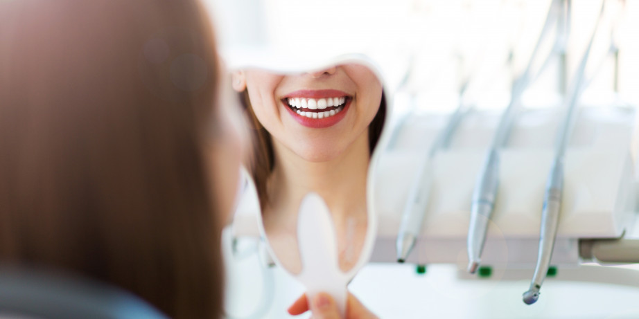 1500 din za uklanjanje zubnog kamenca i mekih naslaga u ordinaciji 3 Dentista na Novom ...