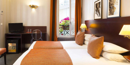 31940 din za dva noćenja sa doručkom za dve osobe u hotelu ESPACE CHAMPERRET*** u Parizu!