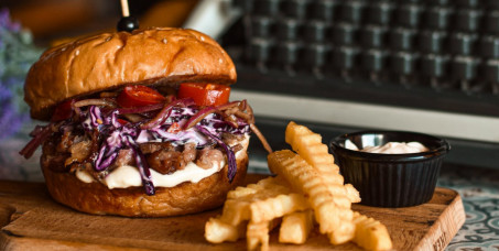 1300 din za 2x Hangover burger + 2x Coca-Cola 0,25 u food baru ALL STAR!