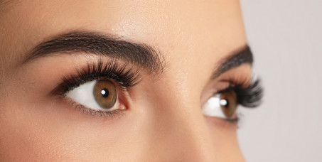 3000 din za lash & brow lift- podizanje trepavica i obrva u salonu Volto Bello na Novom Beogradu!