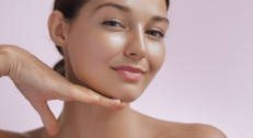 1890 din za GLOW tretman lica: ultrazvučno čišćenje lica + ultrazvučna hidratacija + gratis depilacija nausnica i masaža lica (60 min) u salonu QUINCE na Voždovcu!