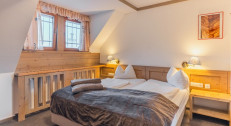 4900 din za vaučer za popust na dva noćenja sa polupansionom za dve osobe, korišćenje saune 2h i osnovni servis ski opreme u hotelu KRVAVEC 3* za 360€!