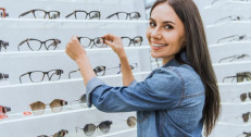 4500 din za određivanje dioptrije i komplet antirefleks naočare (ram po izboru + gratis futrola i krpica) u OPTICI MRKELA u Novom Sadu!
