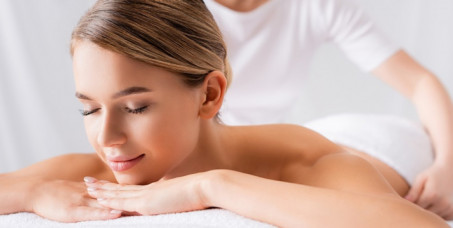 1500 din za relax masažu (30 minuta) u PHYSIO SENSE centru!
