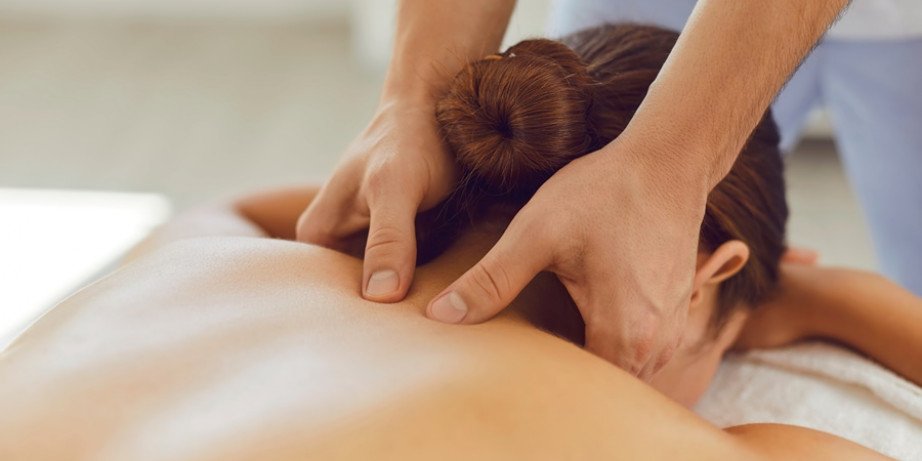 2000 din za terapeutsku masažu (30 minuta) u PHYSIO SENSE centru!