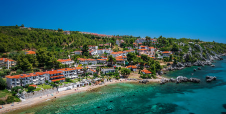 890 din za ostvarivanje popusta na letovanje u Lutri (10 noćenja + prevoz) od 116€! Polazak 01.06.2025.!