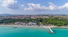 1990 din za ostvarivanje popusta na letovanje u KALITEI u apart hotelu Okeanis (10 noćenja+ prevoz) od 256€! Polazak 29.06.2025.!