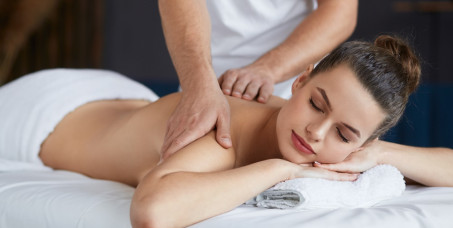 1600 din za relax masažu leđa + piling (45 min) u salonu Zen Club!