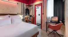 26390 din za dva noćenja sa doručkom za dvoje u standardnoj dvokrevetnoj sobi u hotelu Dave Red Athens u Atini!