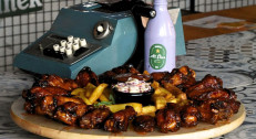 1499 din za ALL STAR krilca 1400g (u posebnom ALL STAR sweet chili sosu) + 300g krompirića u food baru ALL STAR na Bogosloviji!