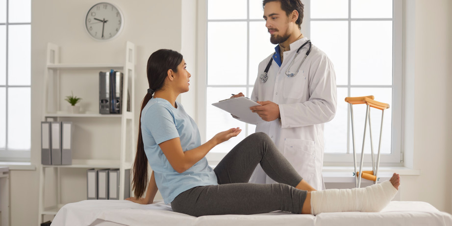 6500 din za pregled fizijatra + tri terapeutska dana sa tri procedure: elektromagnetna, ...