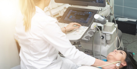 6000 din za pregled interniste /EKG, ultrazvuk abdomena i male karlice i ultrazvuk štitaste žlezde u ordinaciji HERZ MEDIKA na Vračaru!