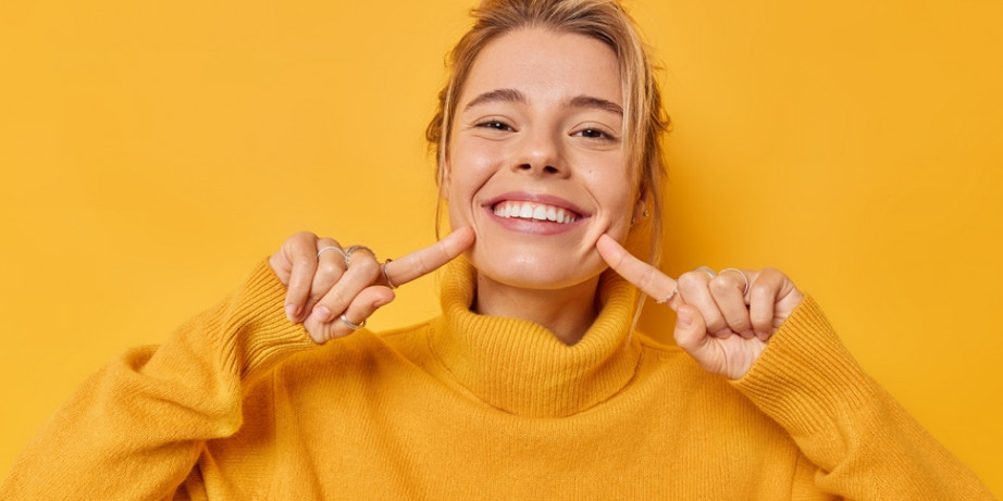 2500 din za skidanje zubnog kamenca,poliranje,peskiranje zuba  i gratis pregled sa planom ...