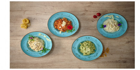 1095 din za dve paste po izboru (Lazanje-Pasta 4 vrste sira- Pasta carbonara-Pasta bolonjeze-Pasta pesto piletina) na splavu VIVA na Savskom keju (blok 45)