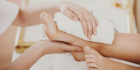 375 dinara za ostvarivanje popusta na estetski pedikir sa diskom (bez lakiranja) u salonu Del Art L za 1500 dinara!