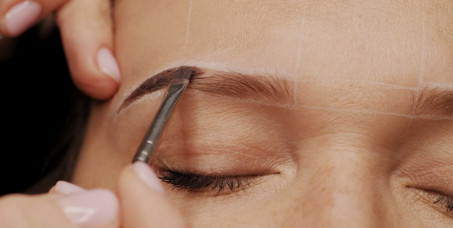 170 din  za ostvarivanje popusta na oblikovanje i farbanje obrva + depilacija nausnica u salonu VIKTORIJA CITY u TC Piramida za 680 dinara!