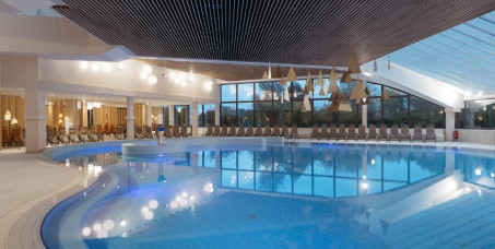 3300 din za popust na noćenje sa polupansionom za dvoje odraslih i dvoje dece + korišćenje bazena u hotelu AJDA**** TERME 3000 Moravske Toplice za 158€!