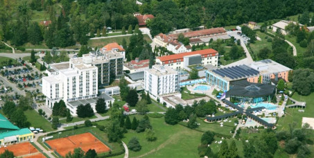 2230 din za popust na noćenje sa polupansionom za dve osobe (radnim danima) + korišćenje termi u hotelu Radin**** u Radencima za 107€!