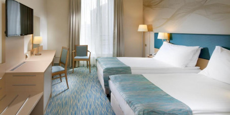 36110 din za dva noćenja sa doručkom za dvoje u standardnoj dvokrevetnoj sobi u hotelu Holiday Inn Prague u Pragu!