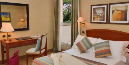 25550 din za dva noćenja sa doručkom za dvoje u standardnoj dvokrevetnoj sobi u LH Hotel Lloyd u Rimu!