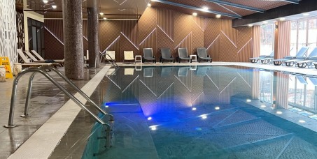 490 din za popust na noćenje sa doručkom za jednu osobu u 1/2 sobi ili studiju + kori&scaron;ćenje spa centra u hotelu CASA KARINA u Banskom za 42&euro;!