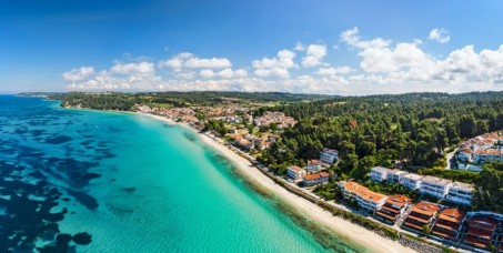1200 din za popust na letovanje u Siviriju 11.06.2026. (10 noćenja+ prevoz) od 143€!