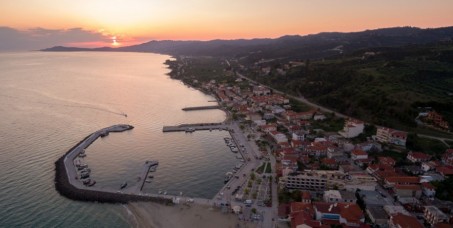 790 din za ostvarivanje popusta na letovanje u Nea Skioni 22.05.2026. (10 noćenja + prevoz) za 104&euro;!